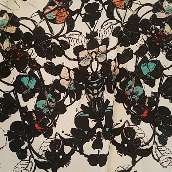 4for$25 Kensie Floral Open Back Blouse - Picture 4 of 6